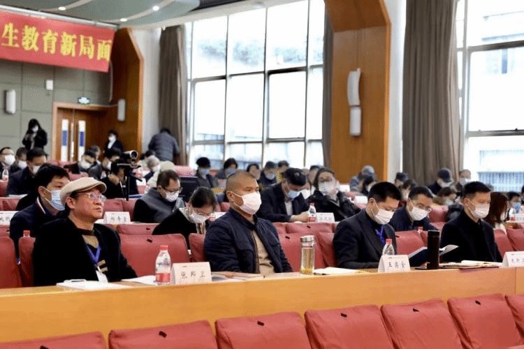 在省委十四届十次全会召开之时