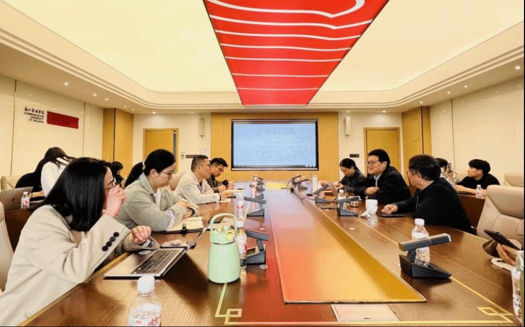 博士生导师朱恒夫应戏剧影视研究院邀请
